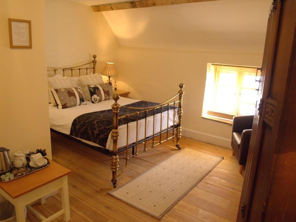 Kings Arms Hotel Abergavenny Habitación foto
