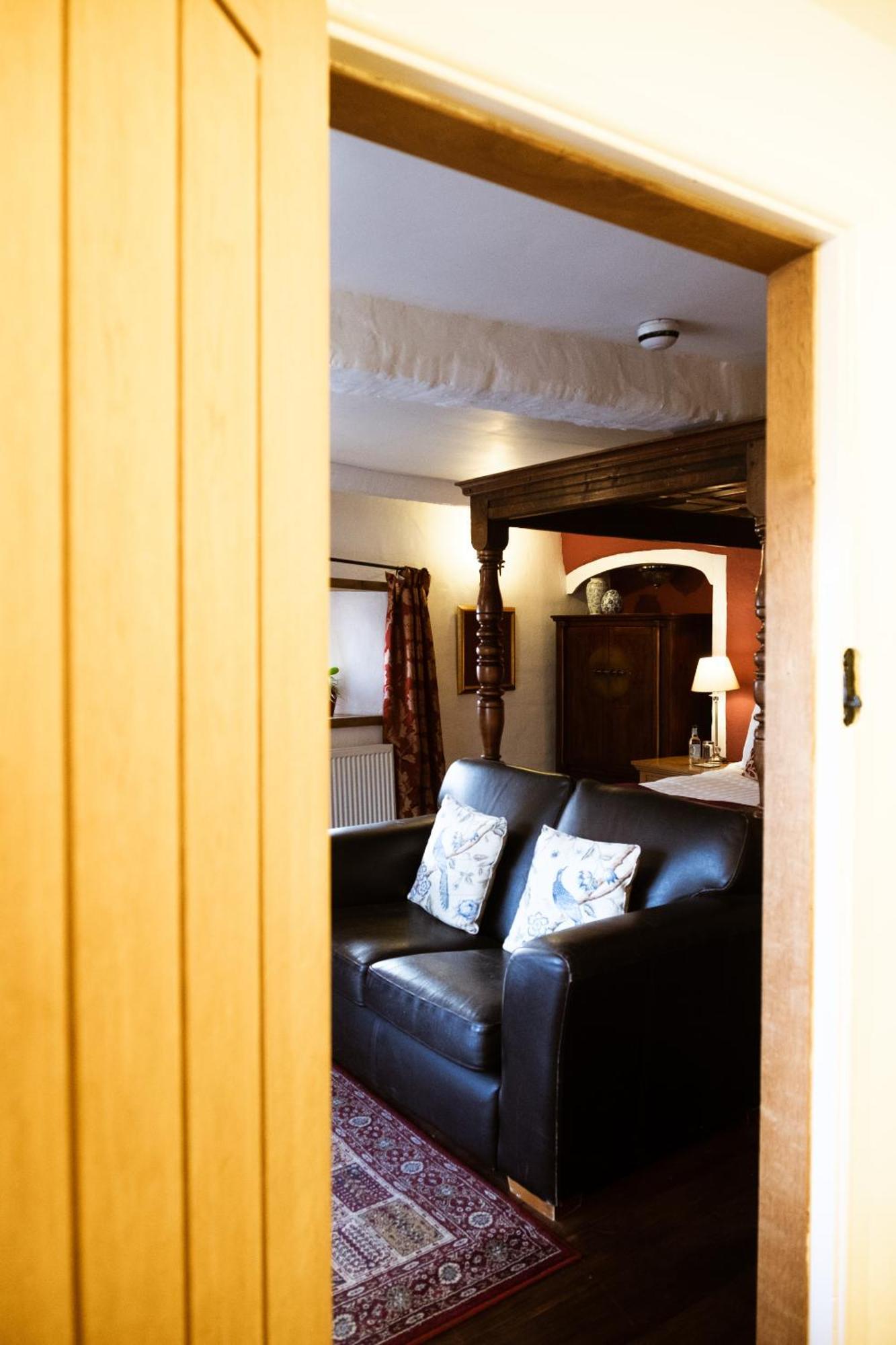 Kings Arms Hotel Abergavenny Habitación foto